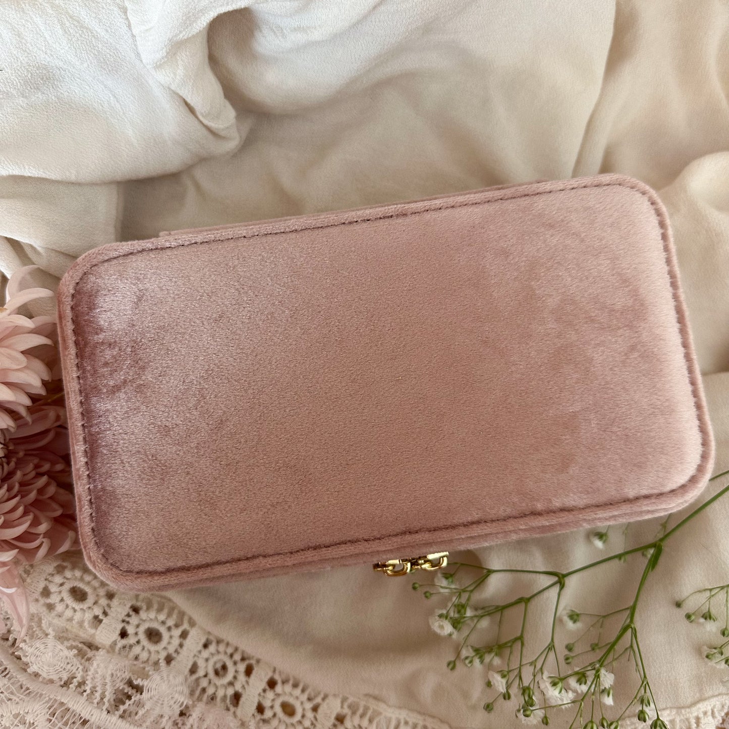 Velvet earring/ring box