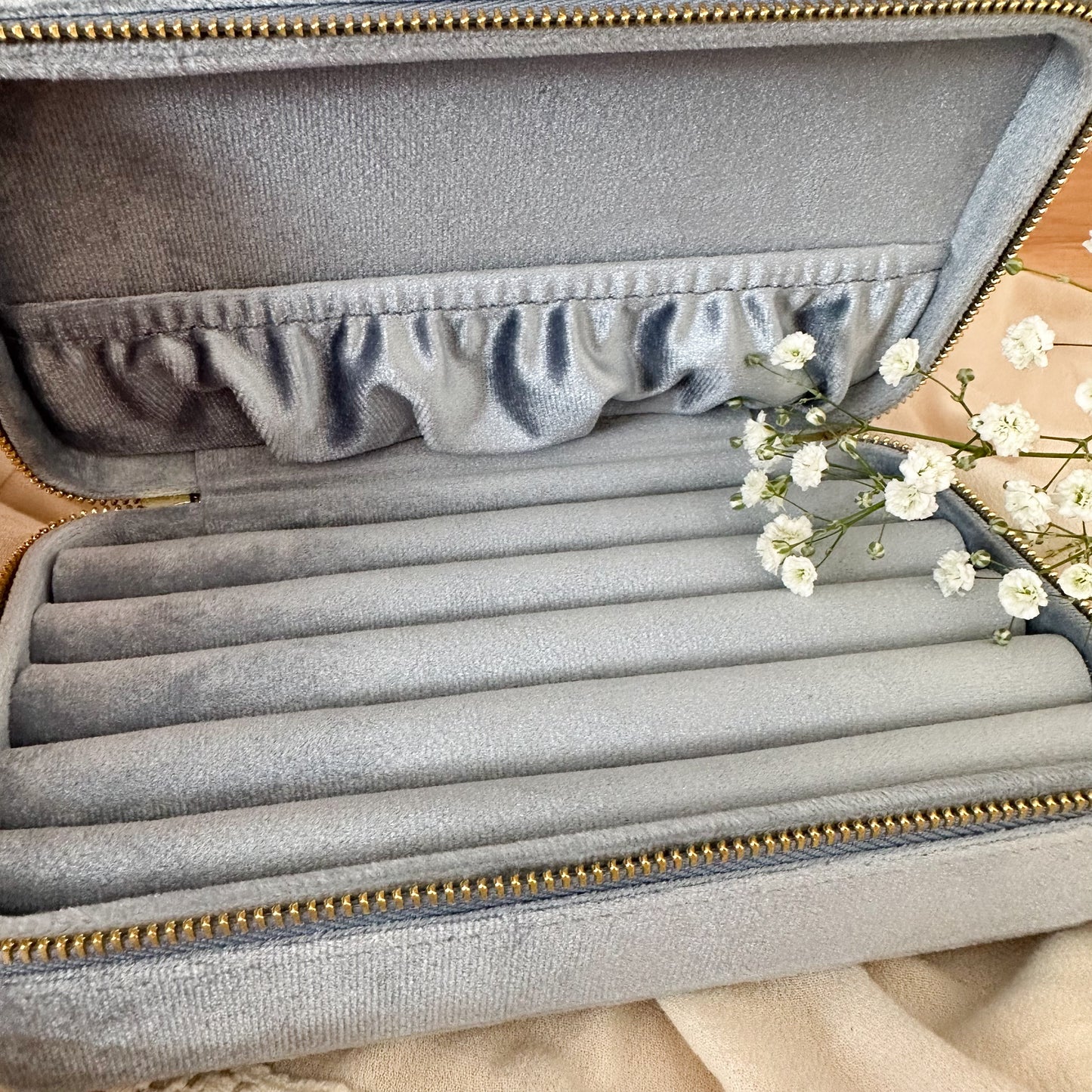 Velvet earring/ring box