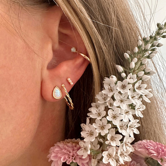 Pearl Bar Studs - MINI Lise's Pieces