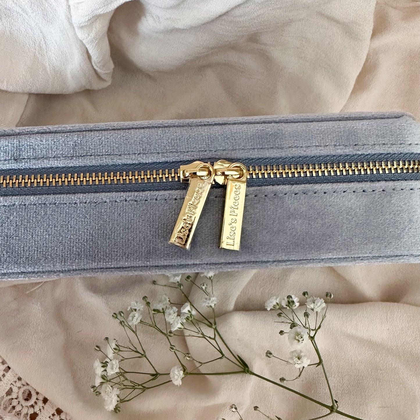 Velvet earring/ring box