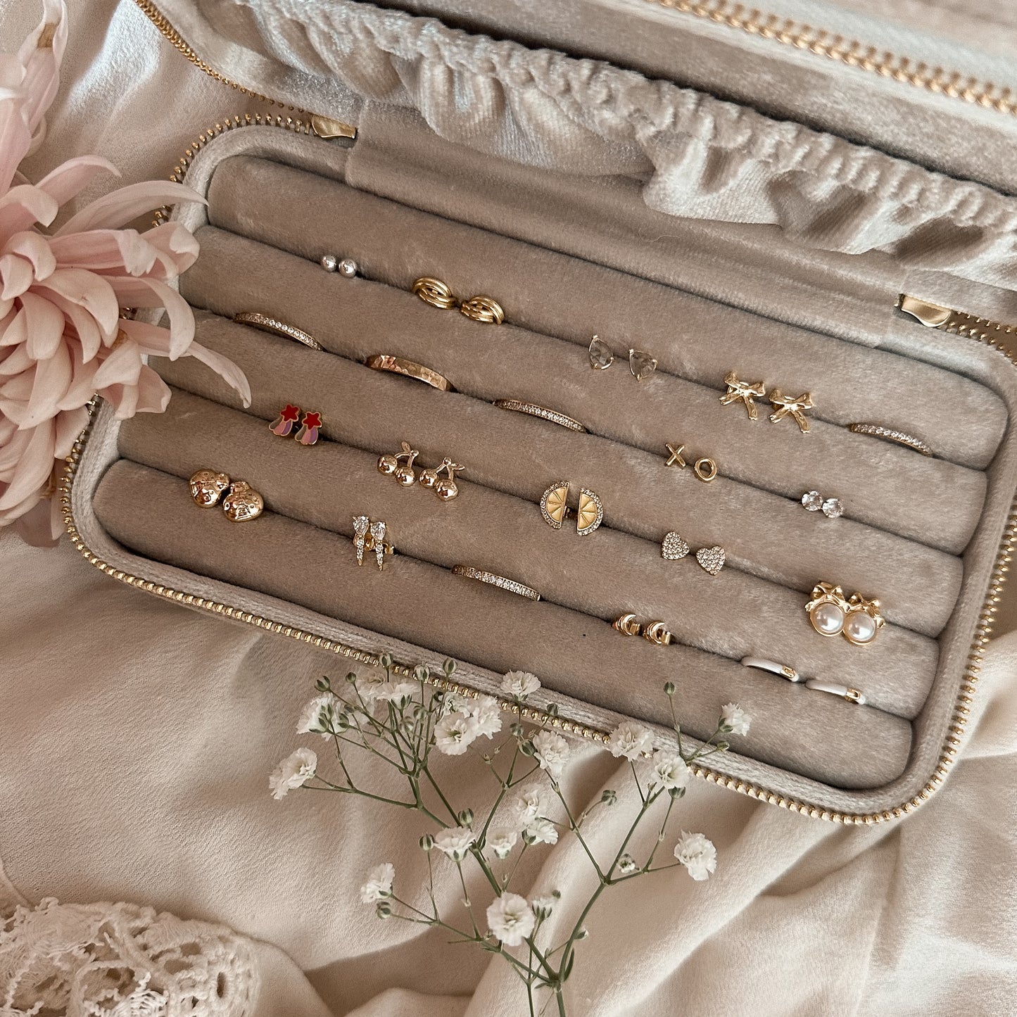 Velvet earring/ring box