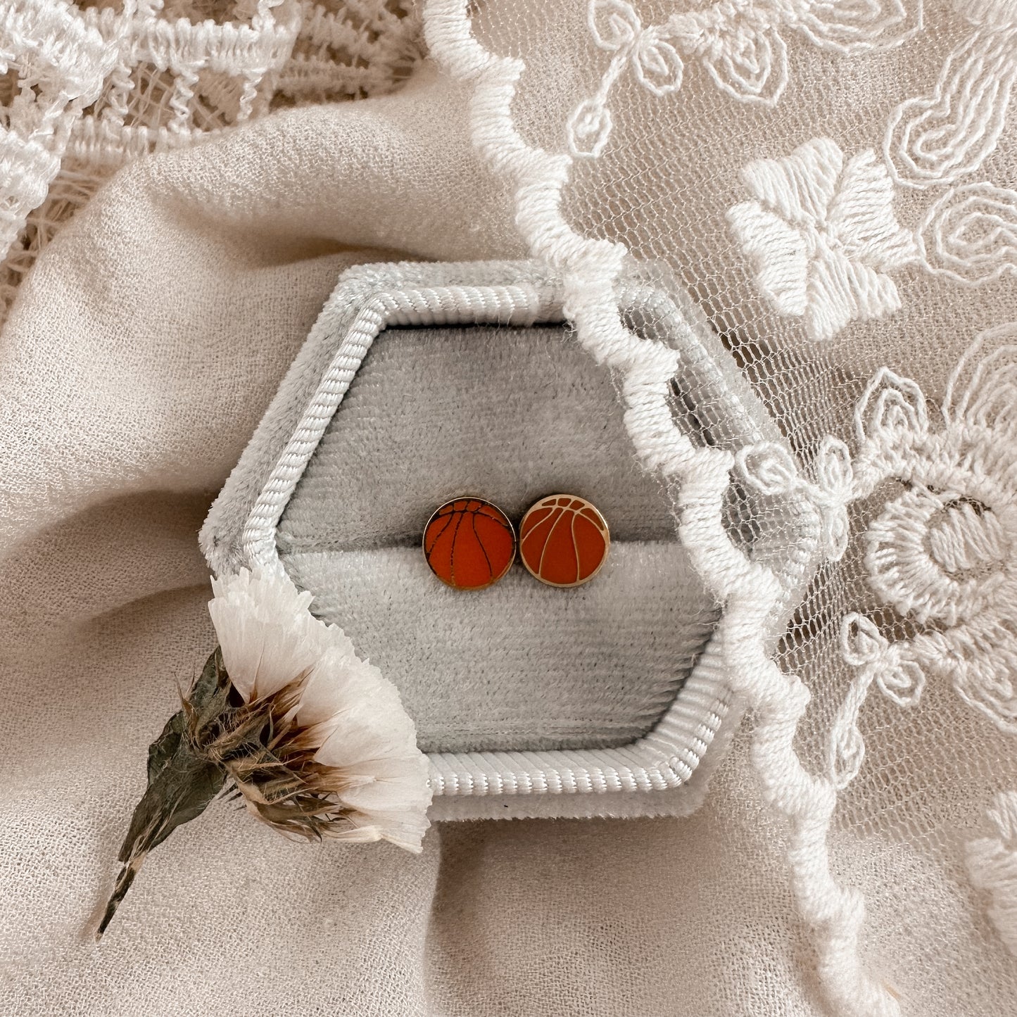 Basketball Screwbacks