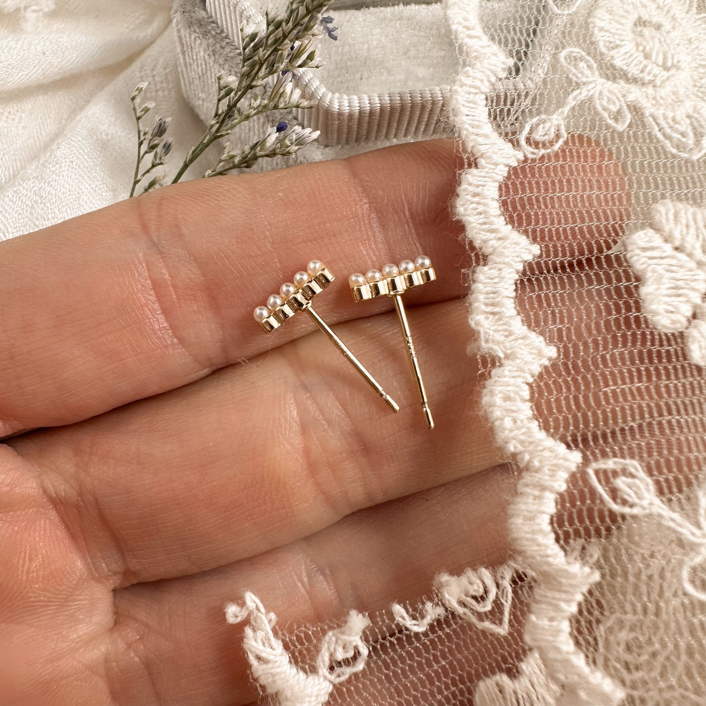 Pearl Bar Studs