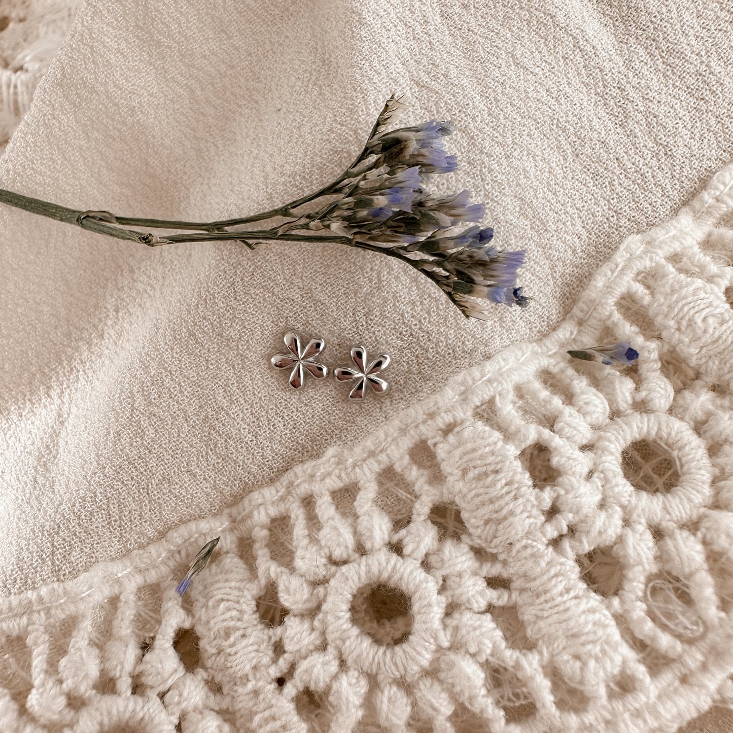 Petal studs - silver