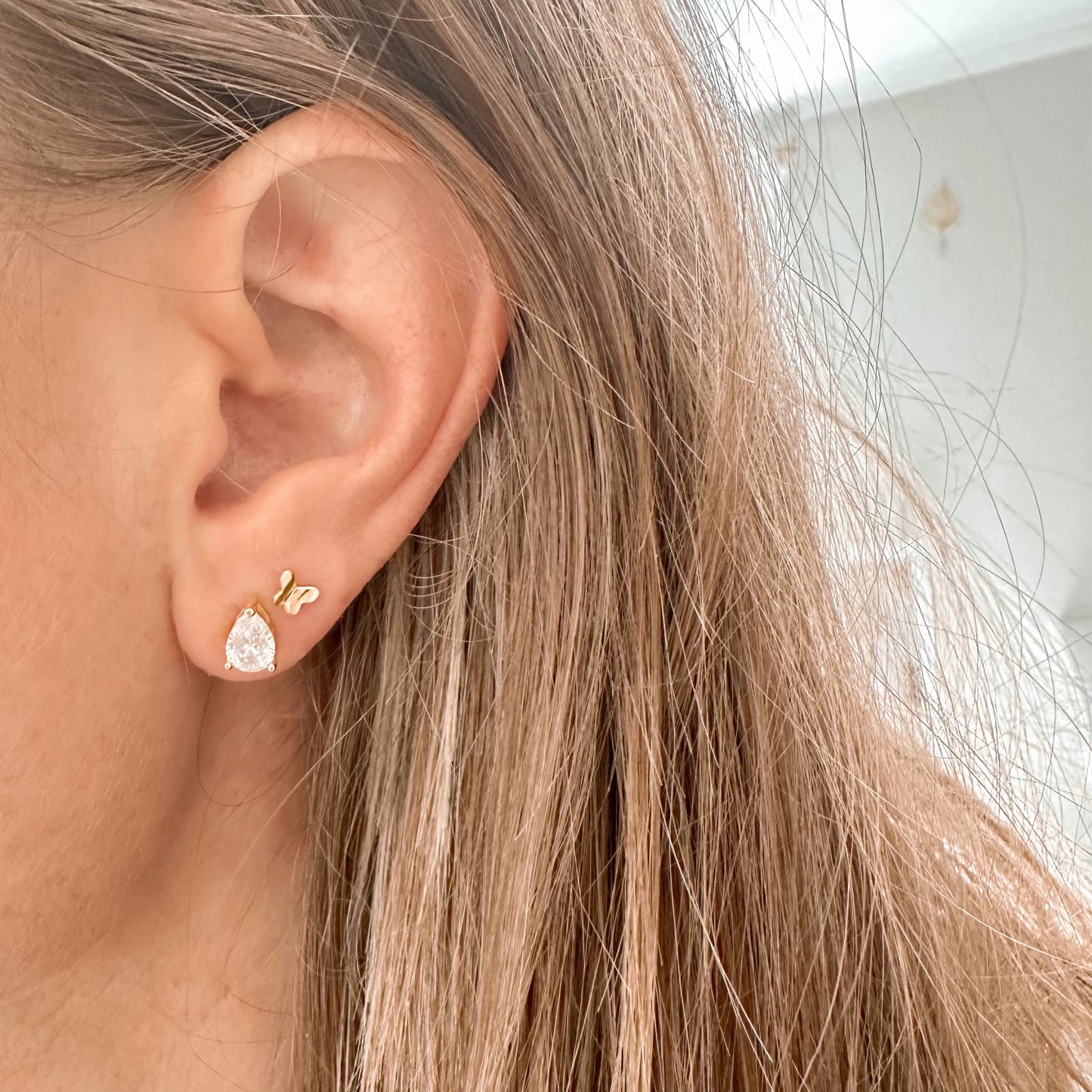 Tiny butterfly studs - gold