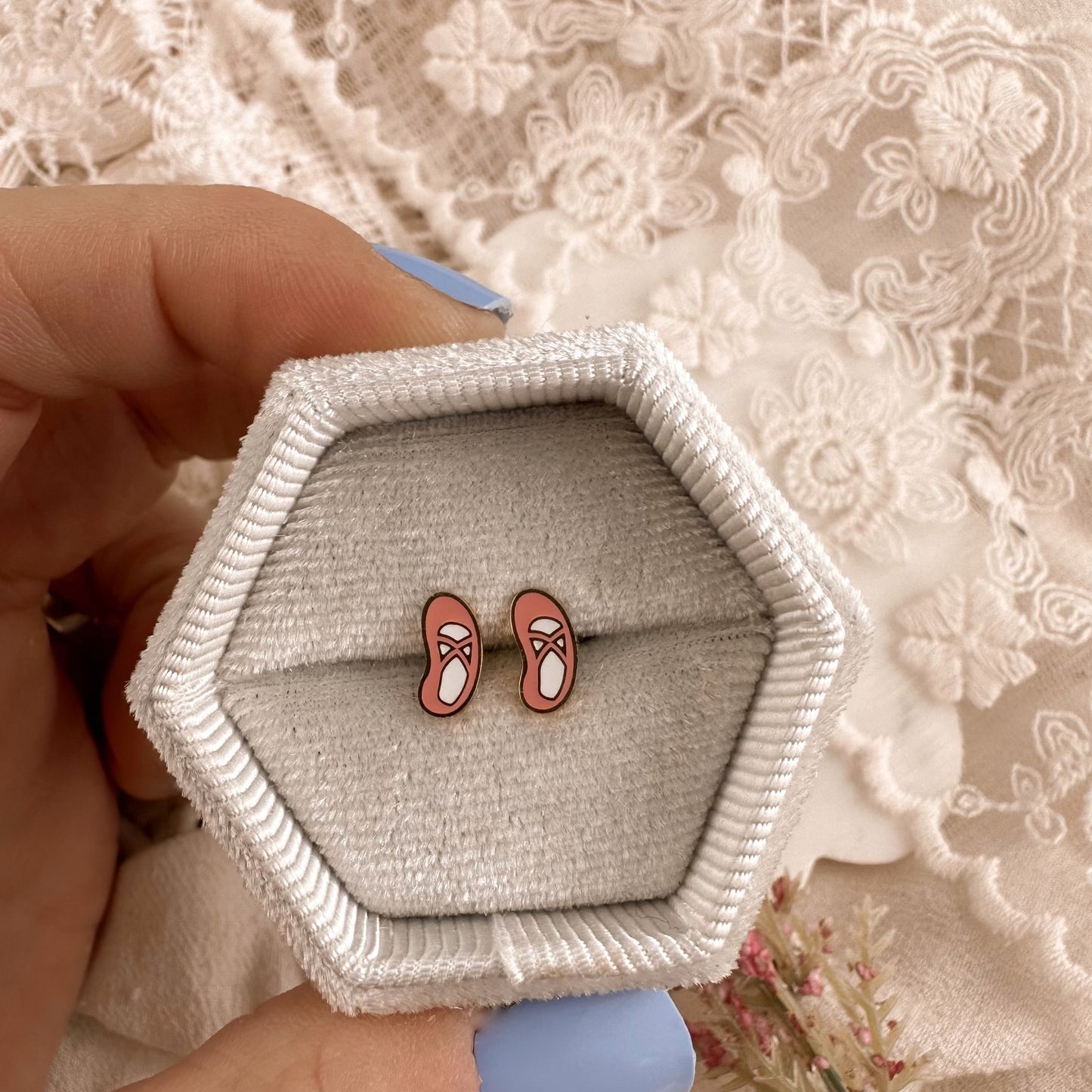 Ballet slipper screwbacks