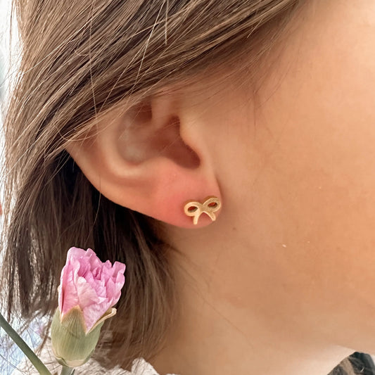 Gold bow Screwbacks Lise's Pieces