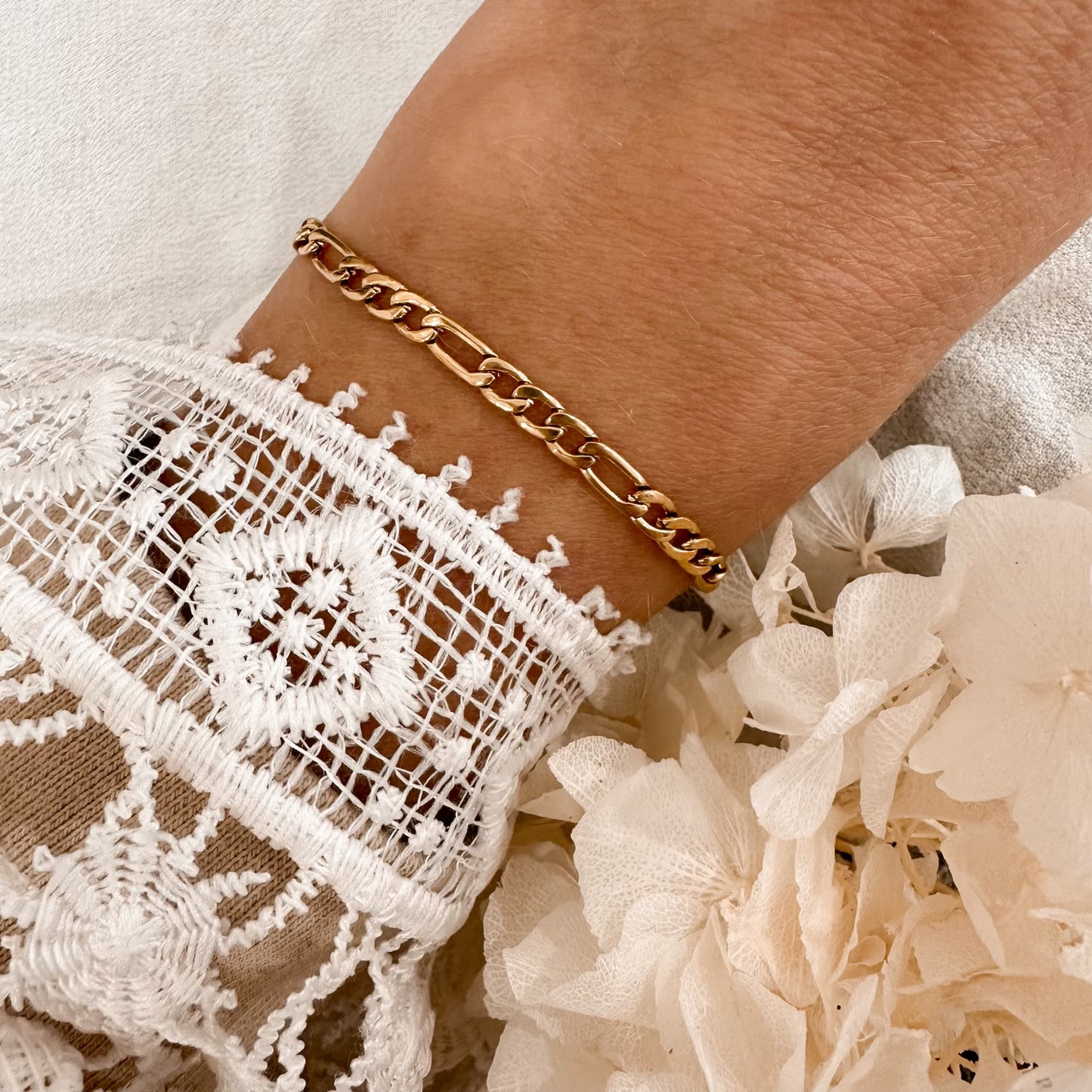 Figaro bracelet - gold