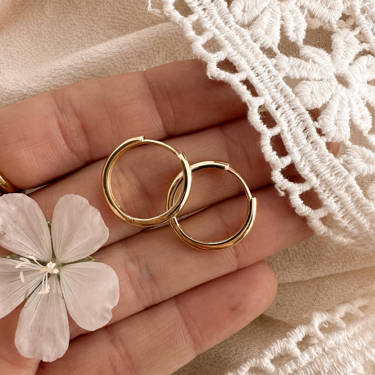 Everyday snap hoops - 14mm gold