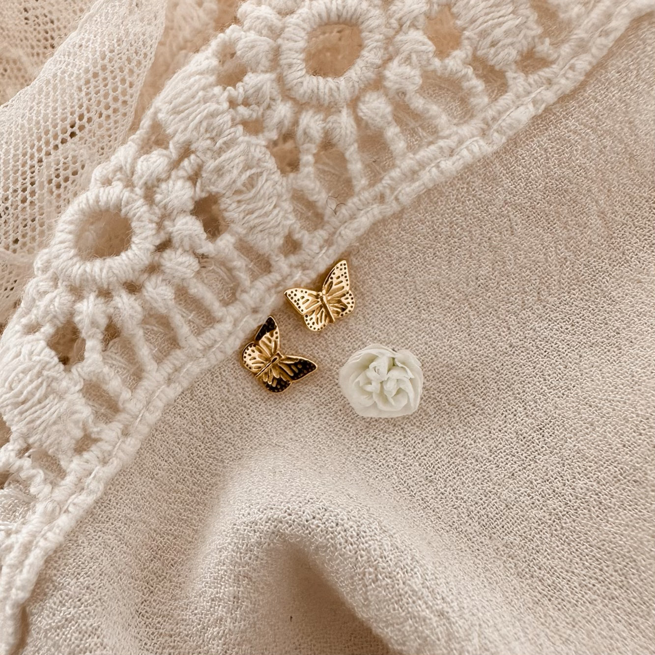 Monarch butterfly studs - gold