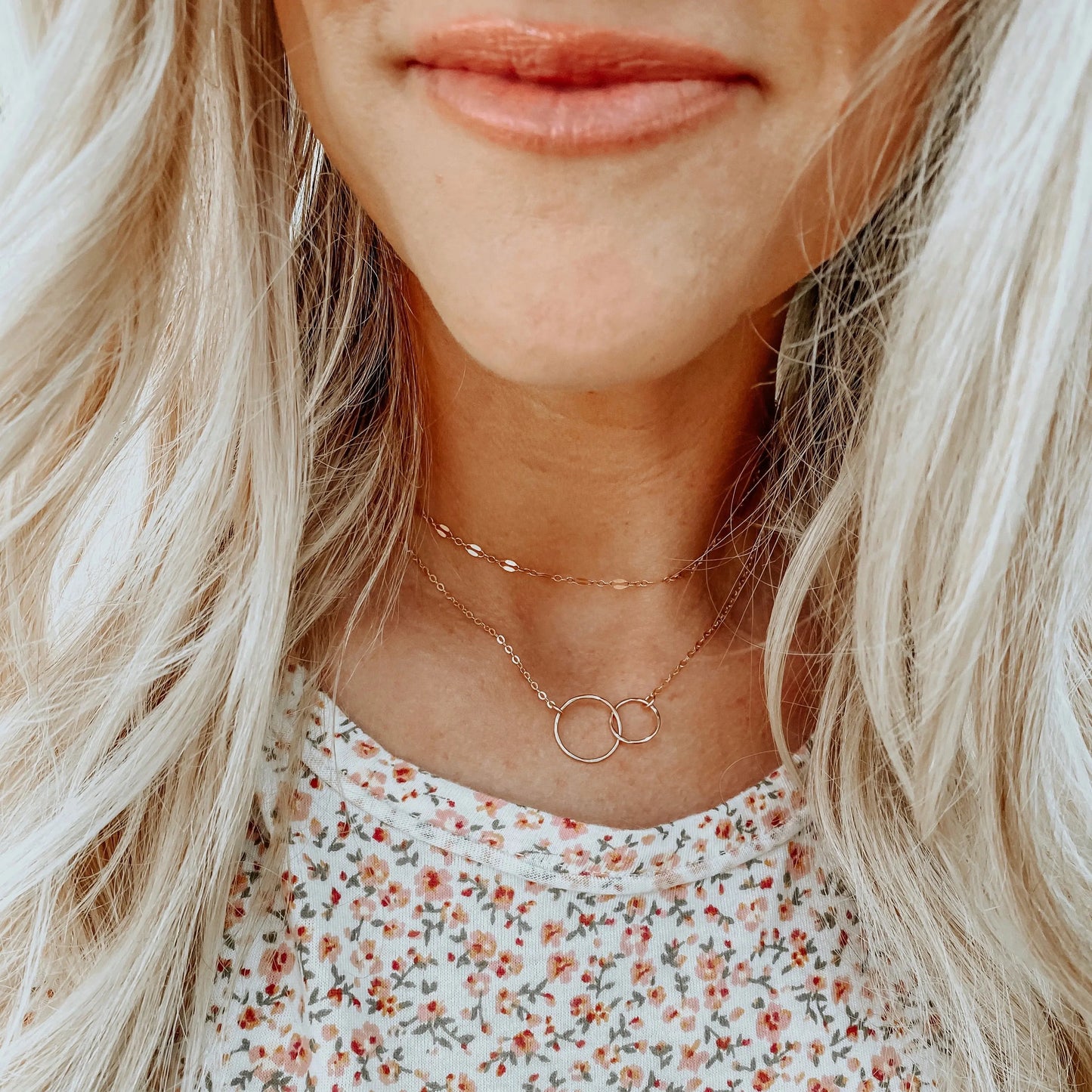 Double hammered infinity necklace - gold Lise's Pieces