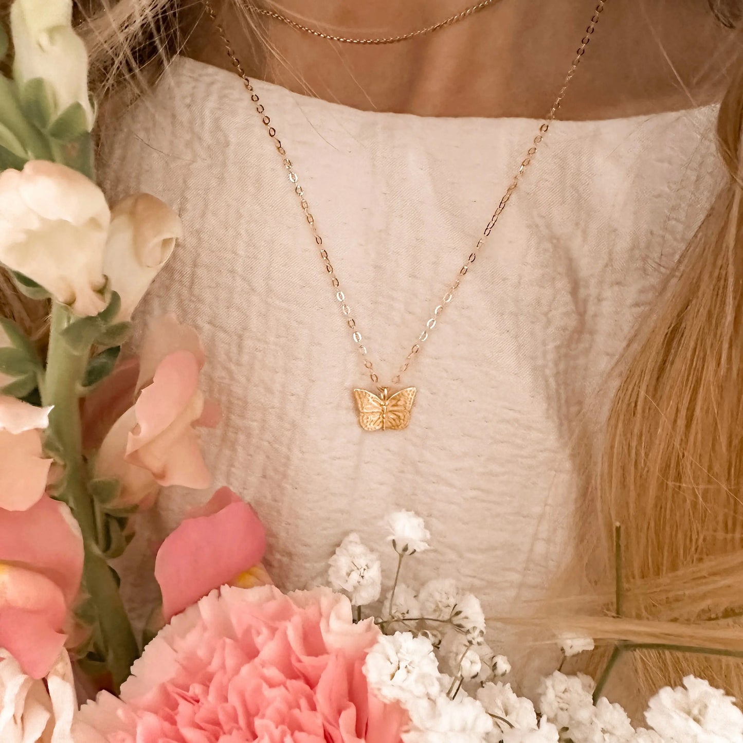 Monarch butterfly necklace - gold Lise's Pieces