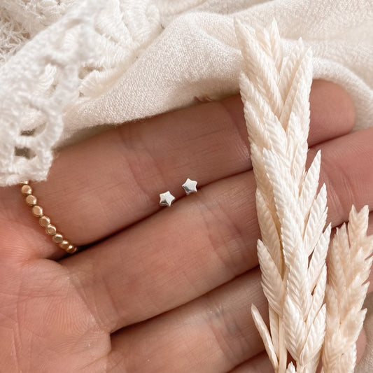 Tiny star studs - Silver
