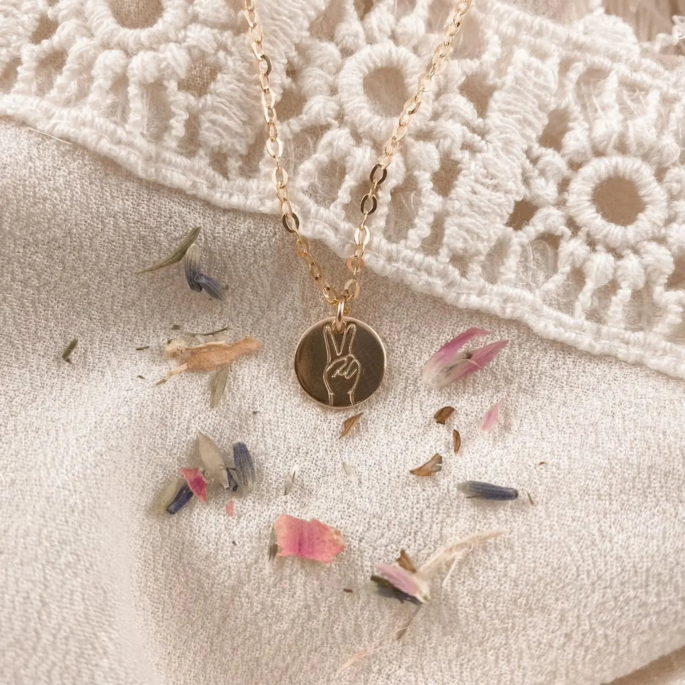 Peace necklace Lise's Pieces