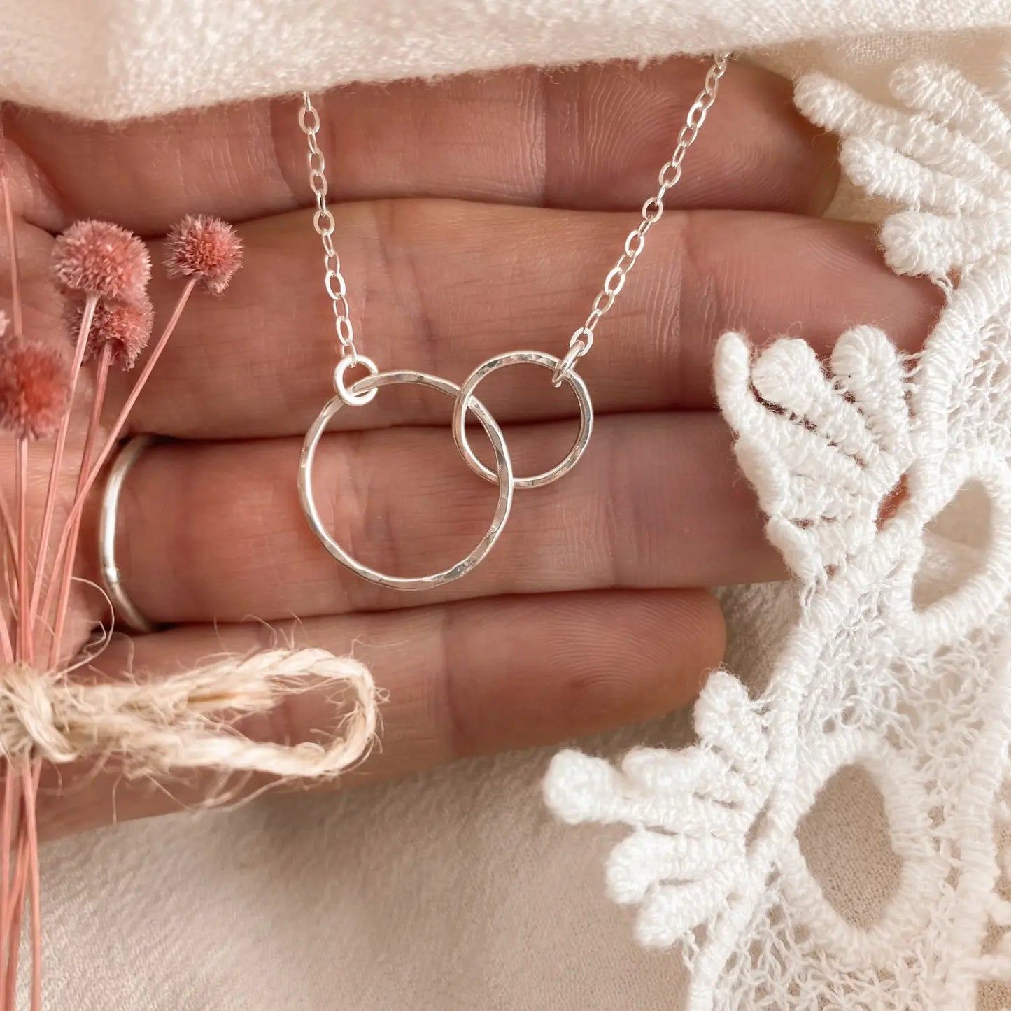 Double hammered infinity necklace - silver Lise's Pieces