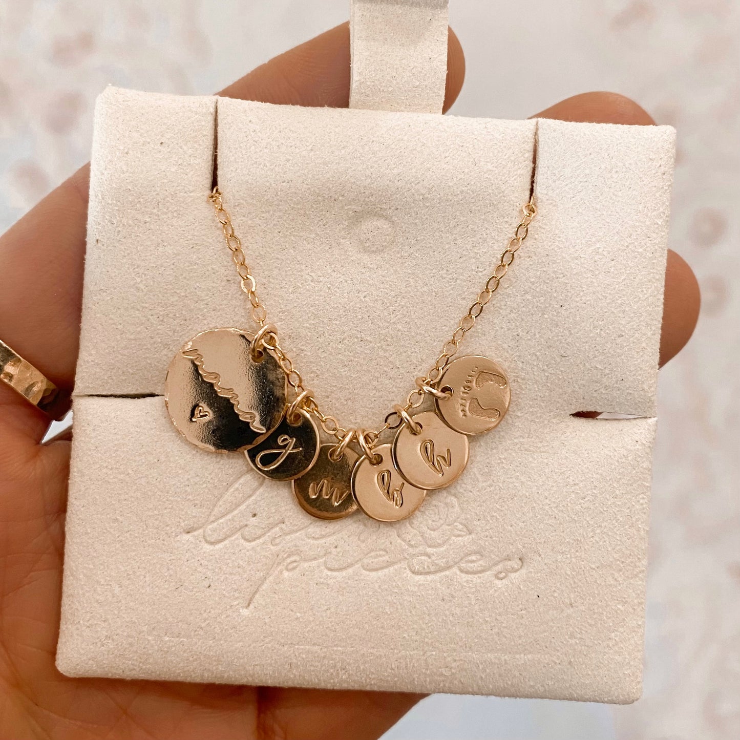 Custom mama + initial necklace - gold