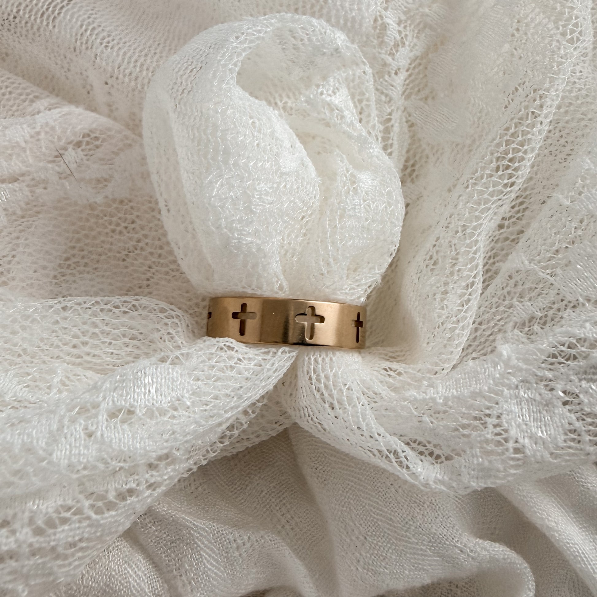 Brushed Cross Ring Lise's Pieces