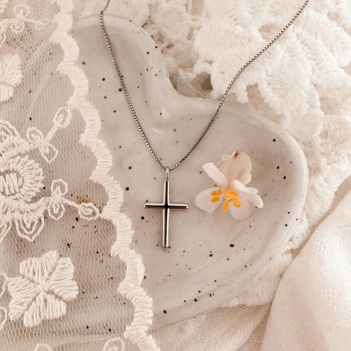Simple Cross - sterling silver - Lise