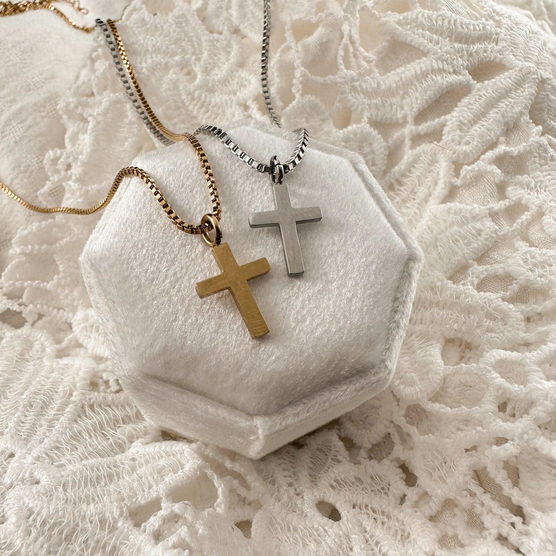 Unisex Cross Necklace Lise's Pieces
