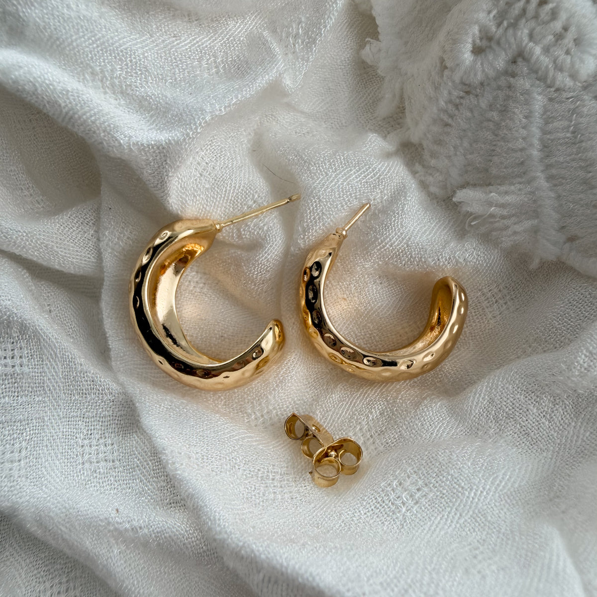 Wide Dimpled Hoops - gold Lise's Pieces