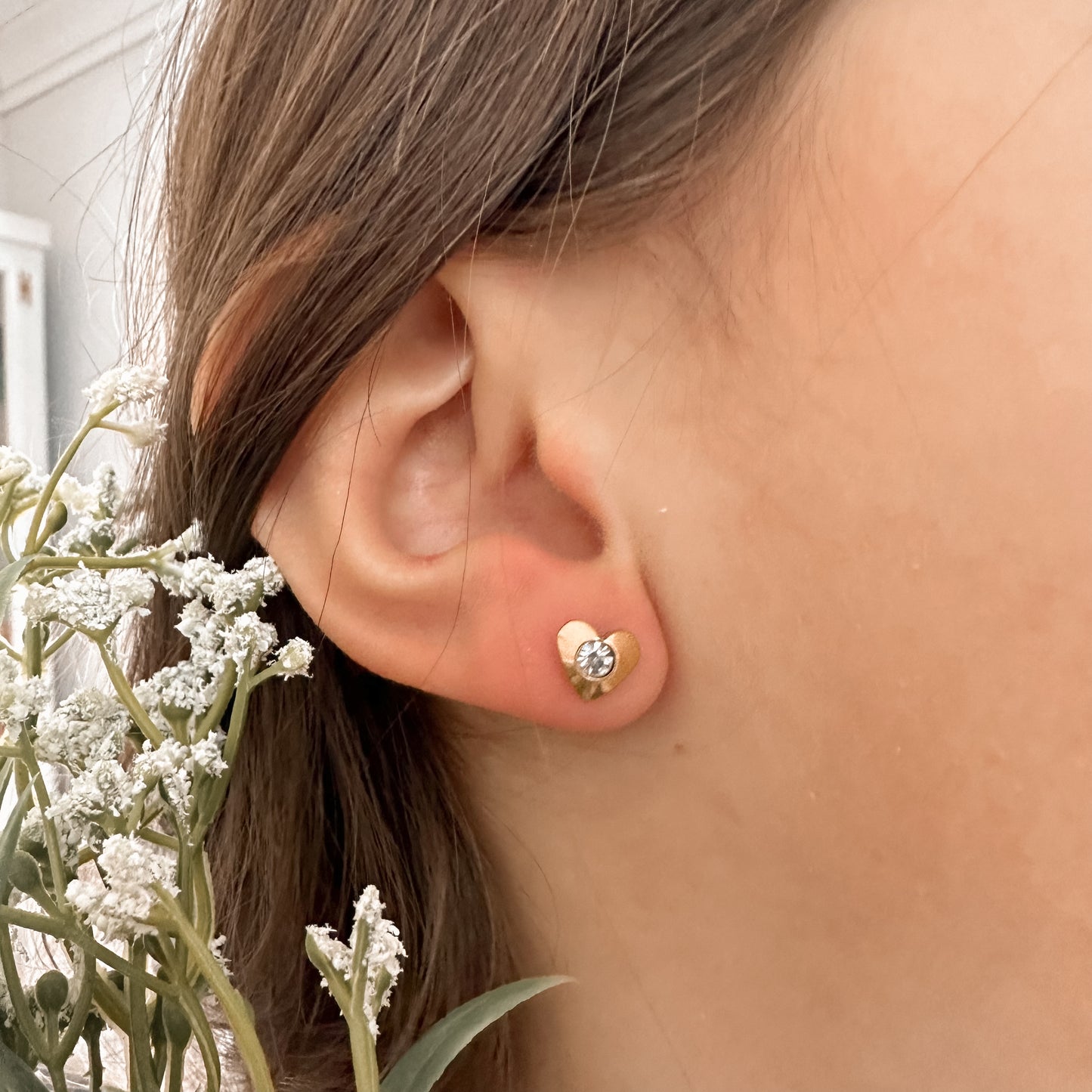 Crystal heart Screwbacks