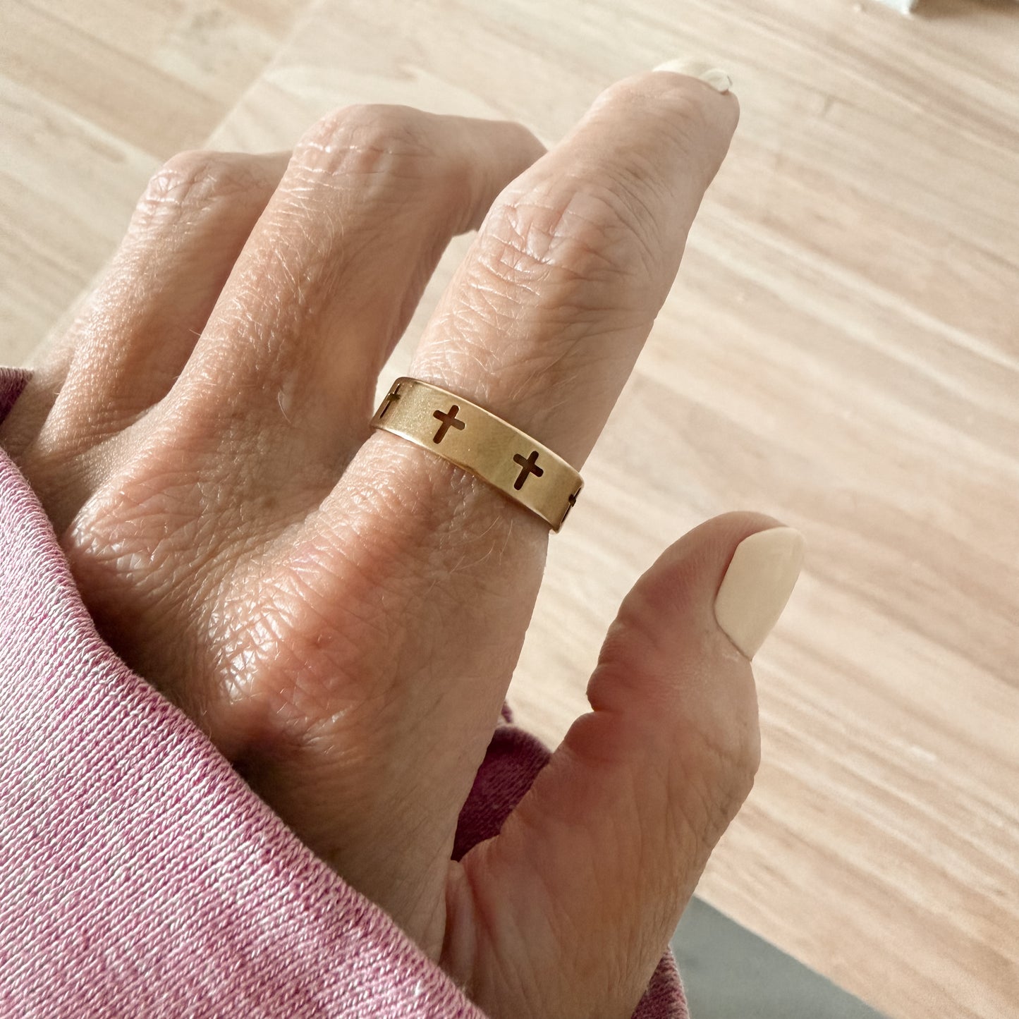 Brushed Cross Ring Lise's Pieces