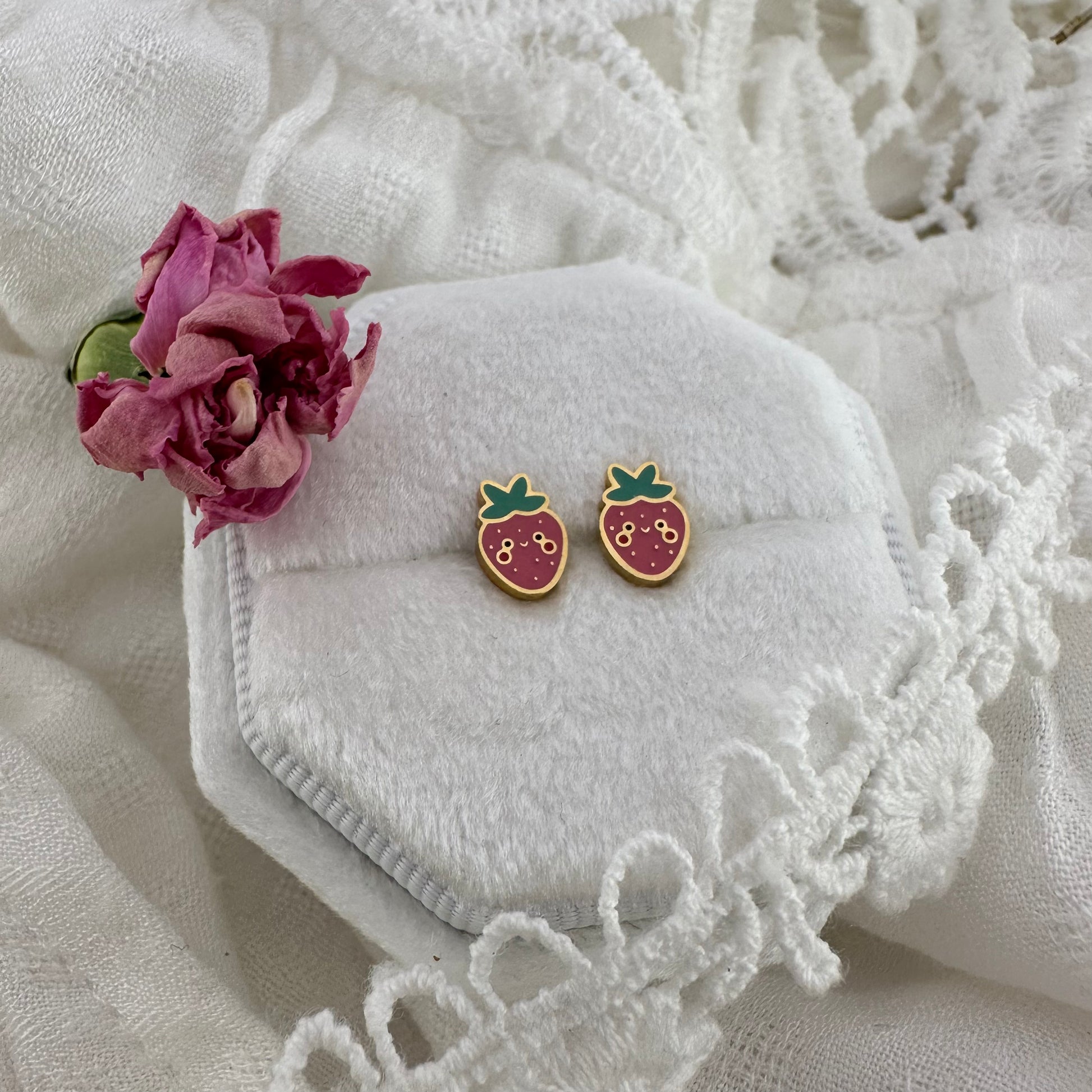 Sweet strawberry screwbacks - Myzie collection Lise's Pieces