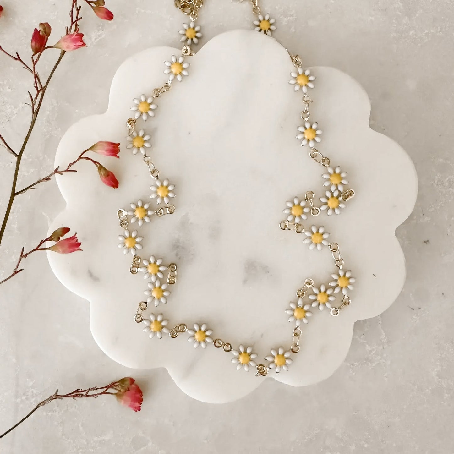 White daisy necklace - gold Lise's Pieces