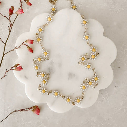 White daisy necklace - gold Lise's Pieces
