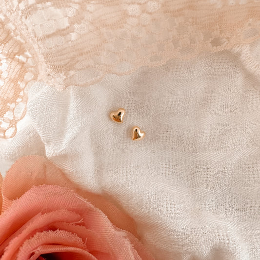 Teeny chubby heart studs - gold