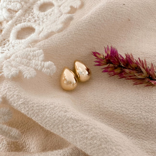 Teardrop studs - gold