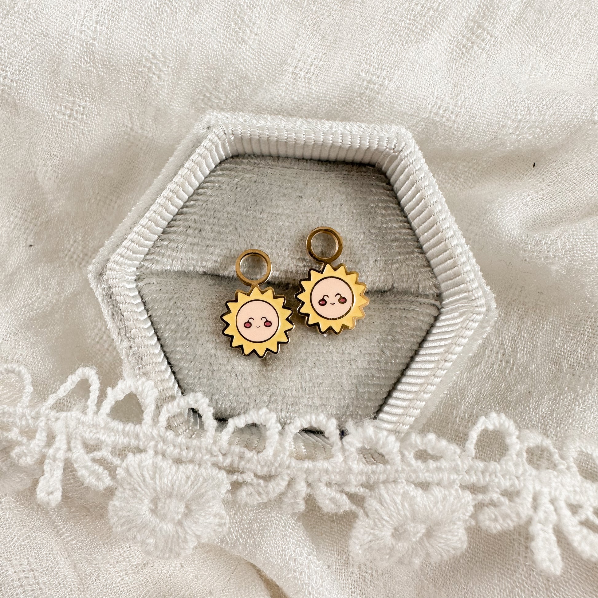 Smiling sun hoop charms - Myzie collection Lise's Pieces