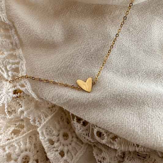 Dainty heart bracelet