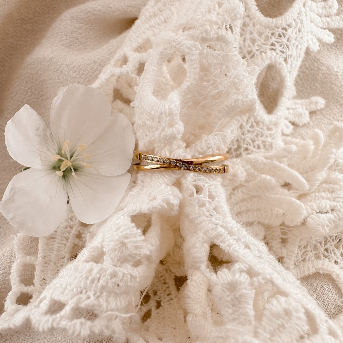 Crystal cross over ring - gold