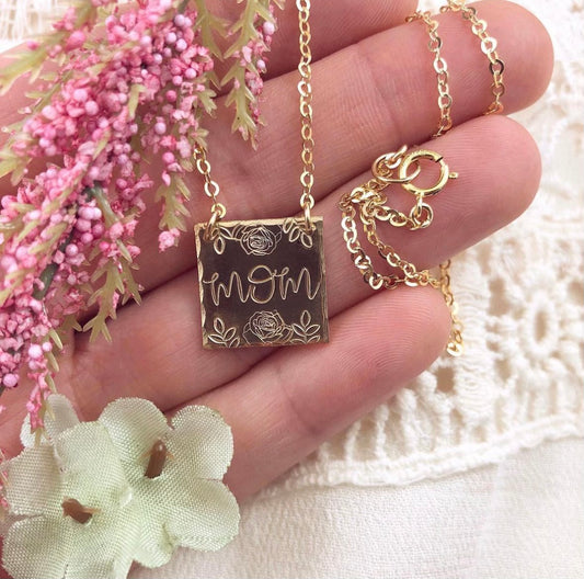 Mom square necklace - gold