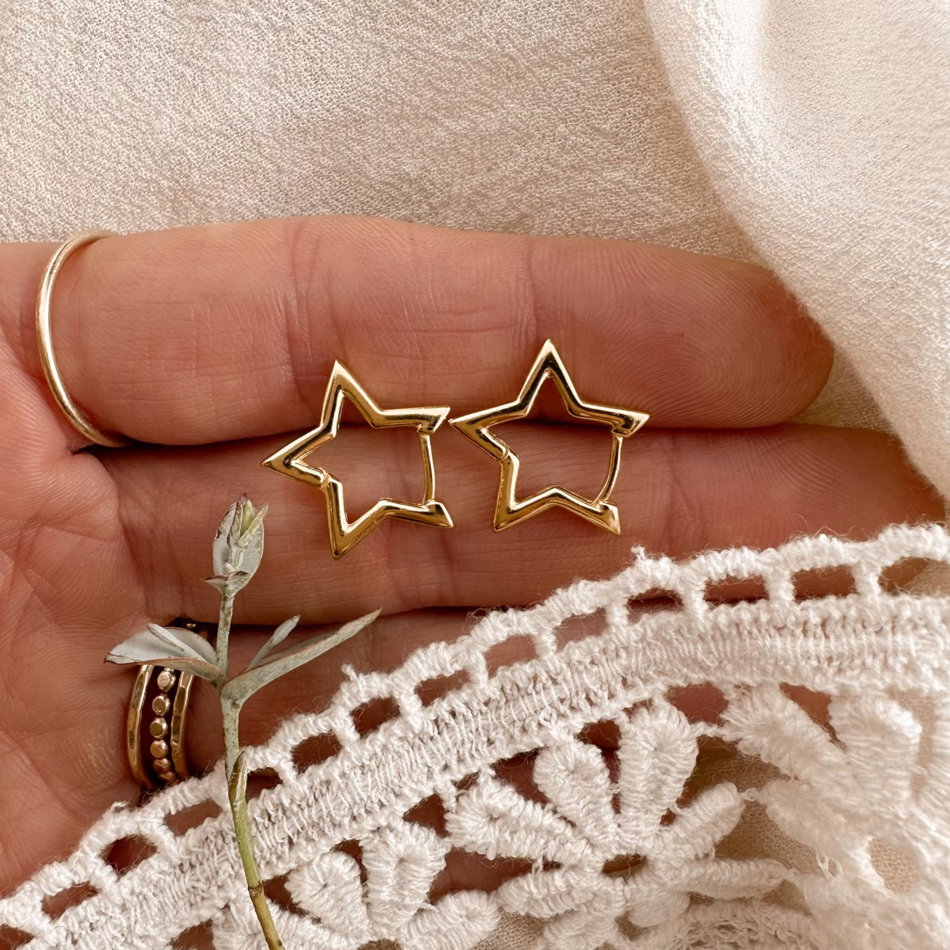 Star hoops - gold
