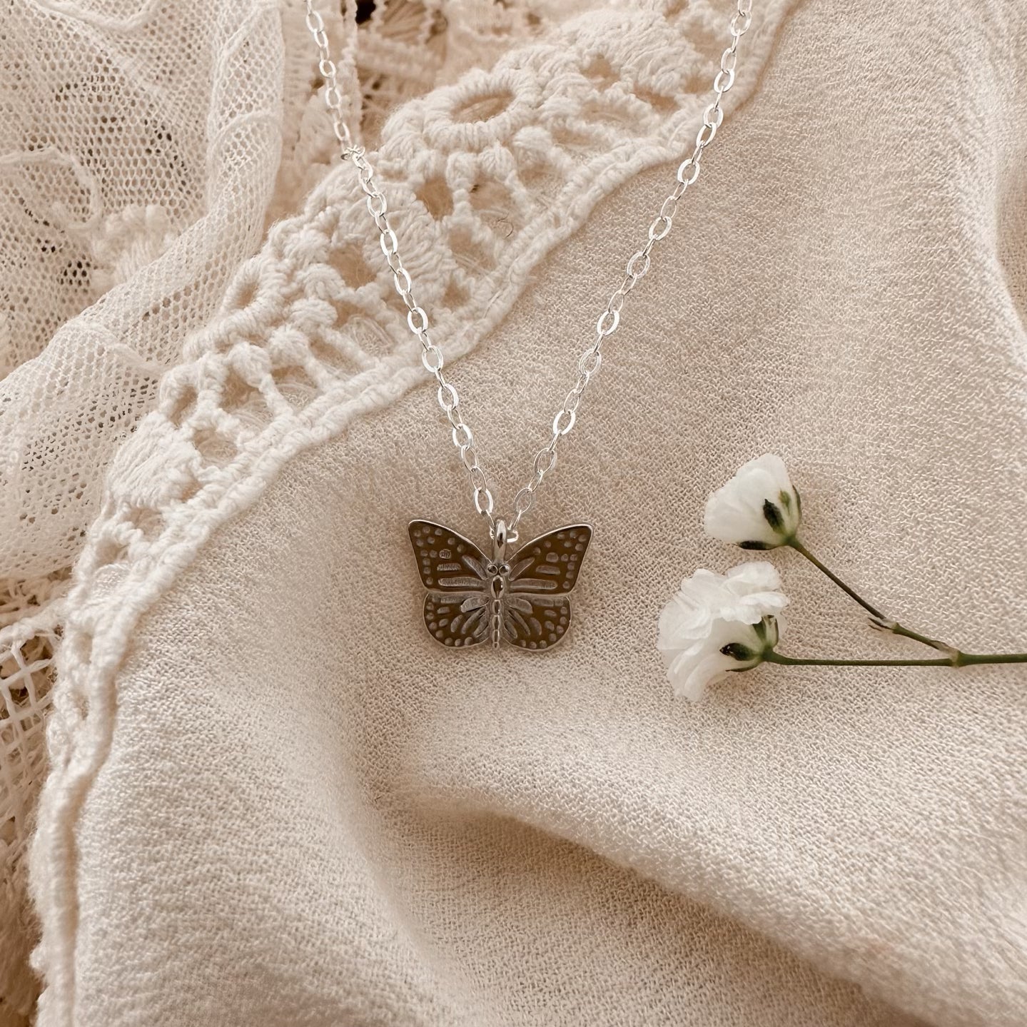 Monarch butterfly necklace - silver