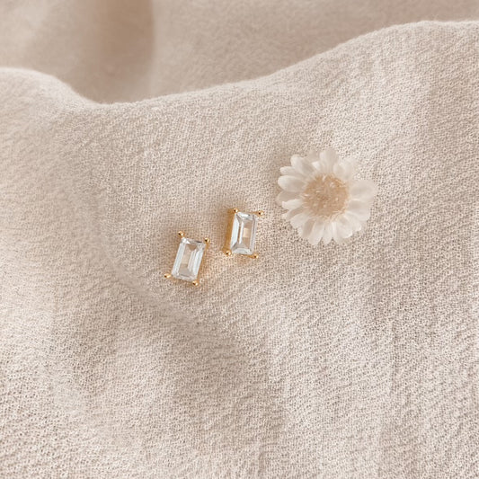 Mira crystal studs