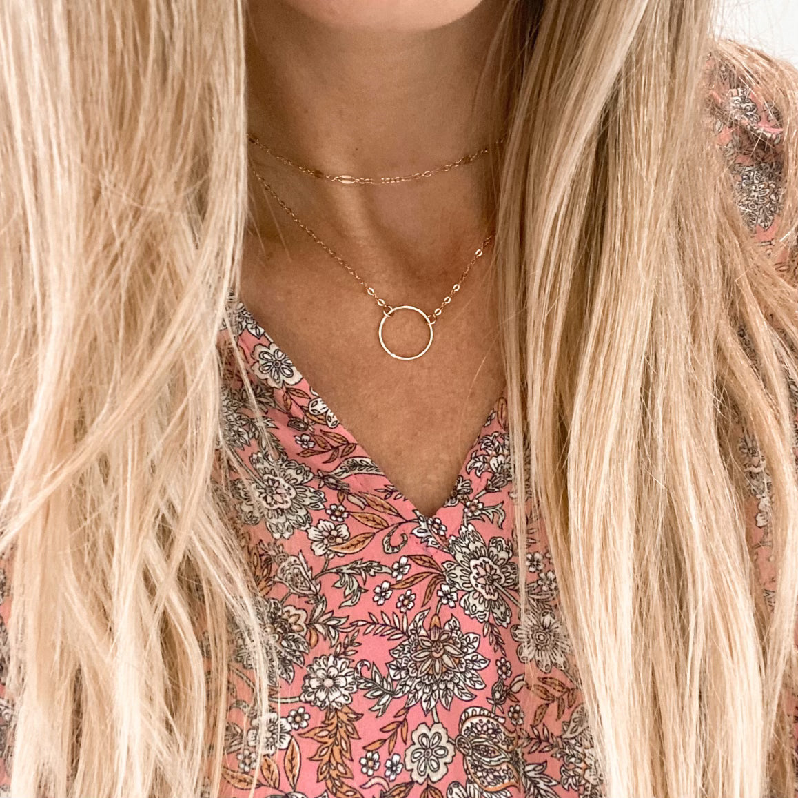 Single hammered infinity necklace - gold